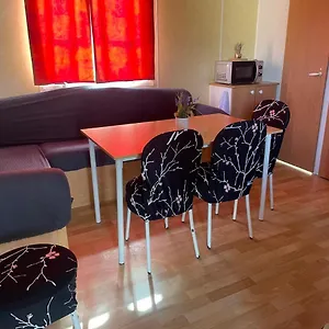Mobil-home Au Bord De L'eau Camping Feins